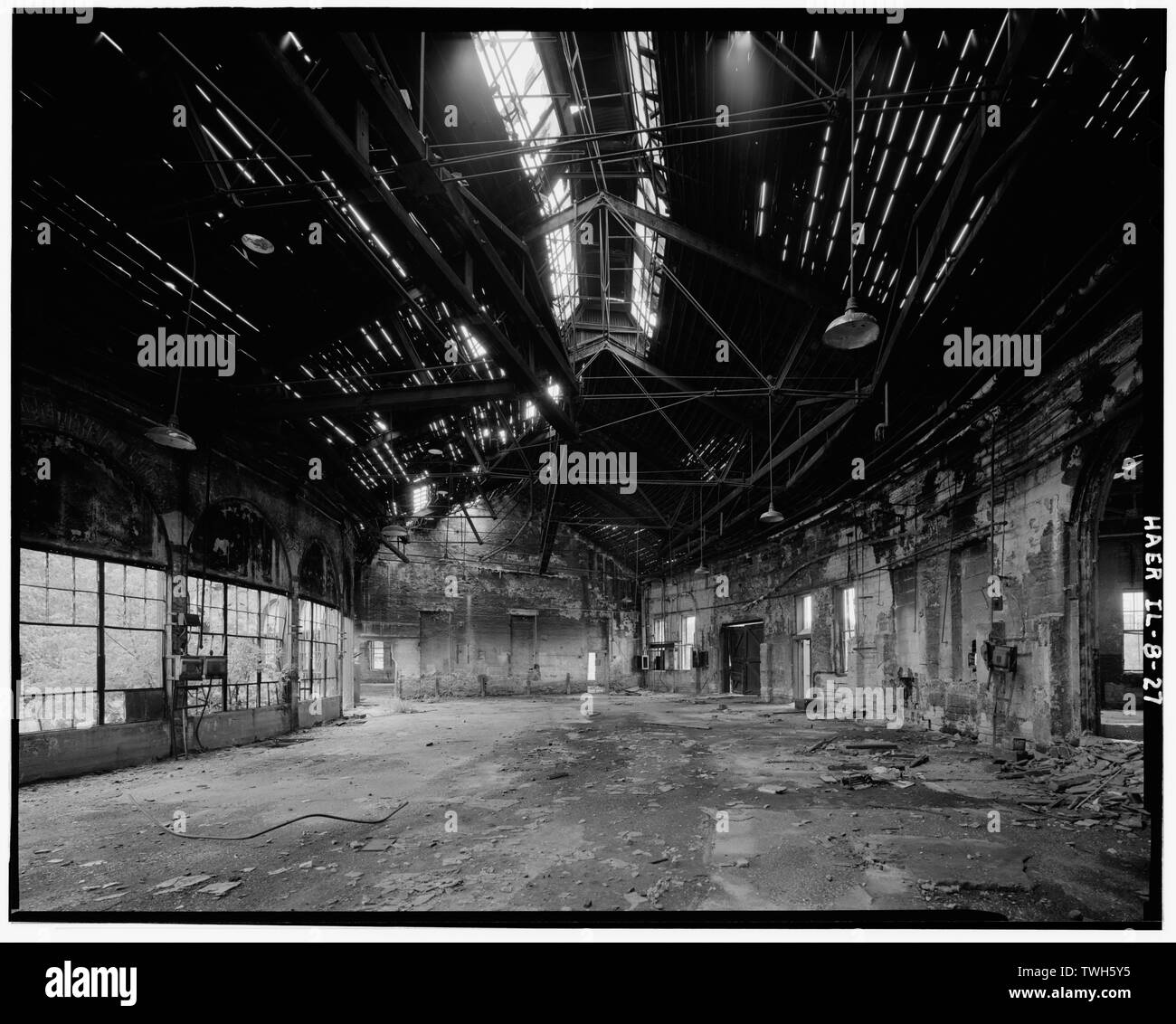 Roadhouse (1856), allgemeine innere Blick Richtung Westen - Chicago, Burlington und Quincy Railroad, Roundhouse und Geschäfte, Broadway und Spring Street, Aurora, Kane County, IL Stockfoto