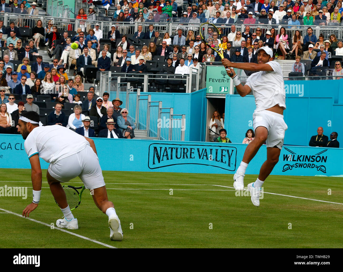 London, Großbritannien. Juni, 2019 20. LONDON, ENGLAND - Juni 20: Juan Sebastian Kabale & Robert Farah gegen Andy Murray (GBR) & Feliciano Lopez bei Tag 4 Der Fever-Tree Meisterschaften im Queens Club am 20. Juni 2019 in London, Vereinigtes Königreich. Credit: Aktion Foto Sport/Alamy leben Nachrichten Stockfoto