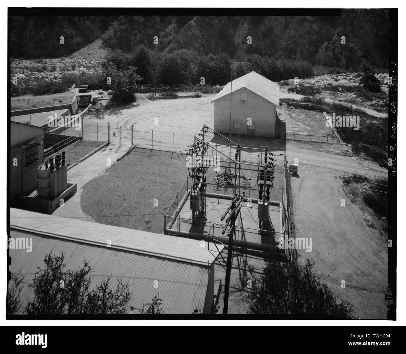 SAR - 1 Yard, mit Transformator, SWITCH, stabile und Corral. Blick nach Süden. - Santa Ana River hydroelektrischen Systems, Redlands, San Bernardino County, CA Stockfoto