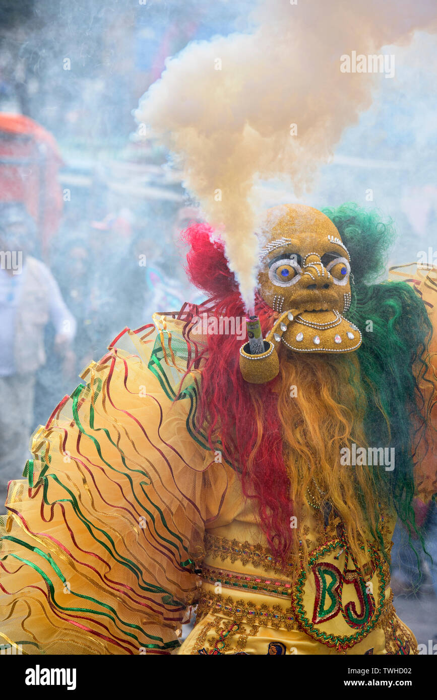 Maskierte Tänzer im Gran Poder Festival, La Paz, Bolivien Stockfoto