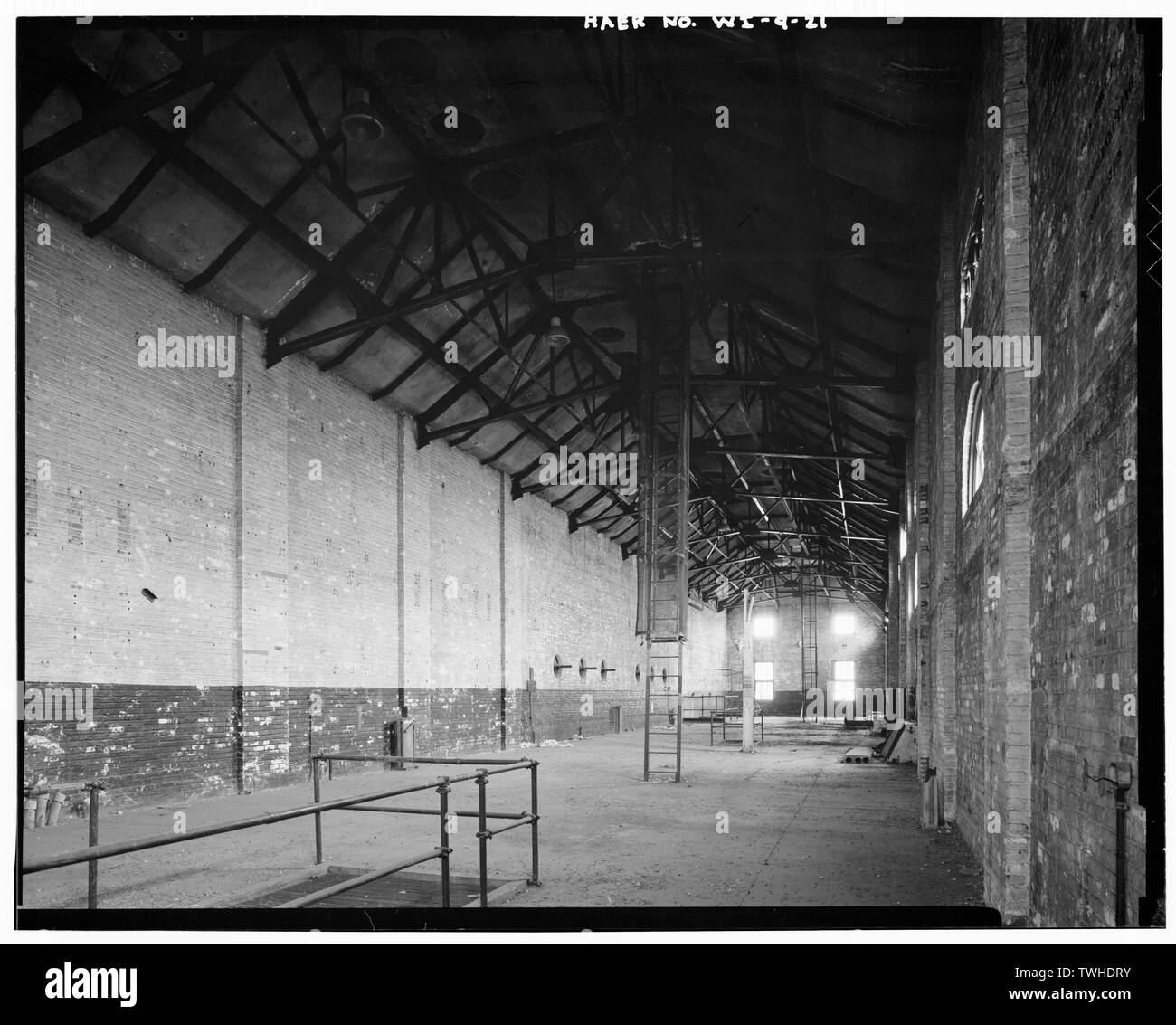 Zweite Etage - der UNTERSTATION. Blick nach Norden. - Milwaukee Licht, Wärme und Traction Company, 8335 West Lapham Street, West Allis, Milwaukee County, WI; Villard, Henry Stockfoto