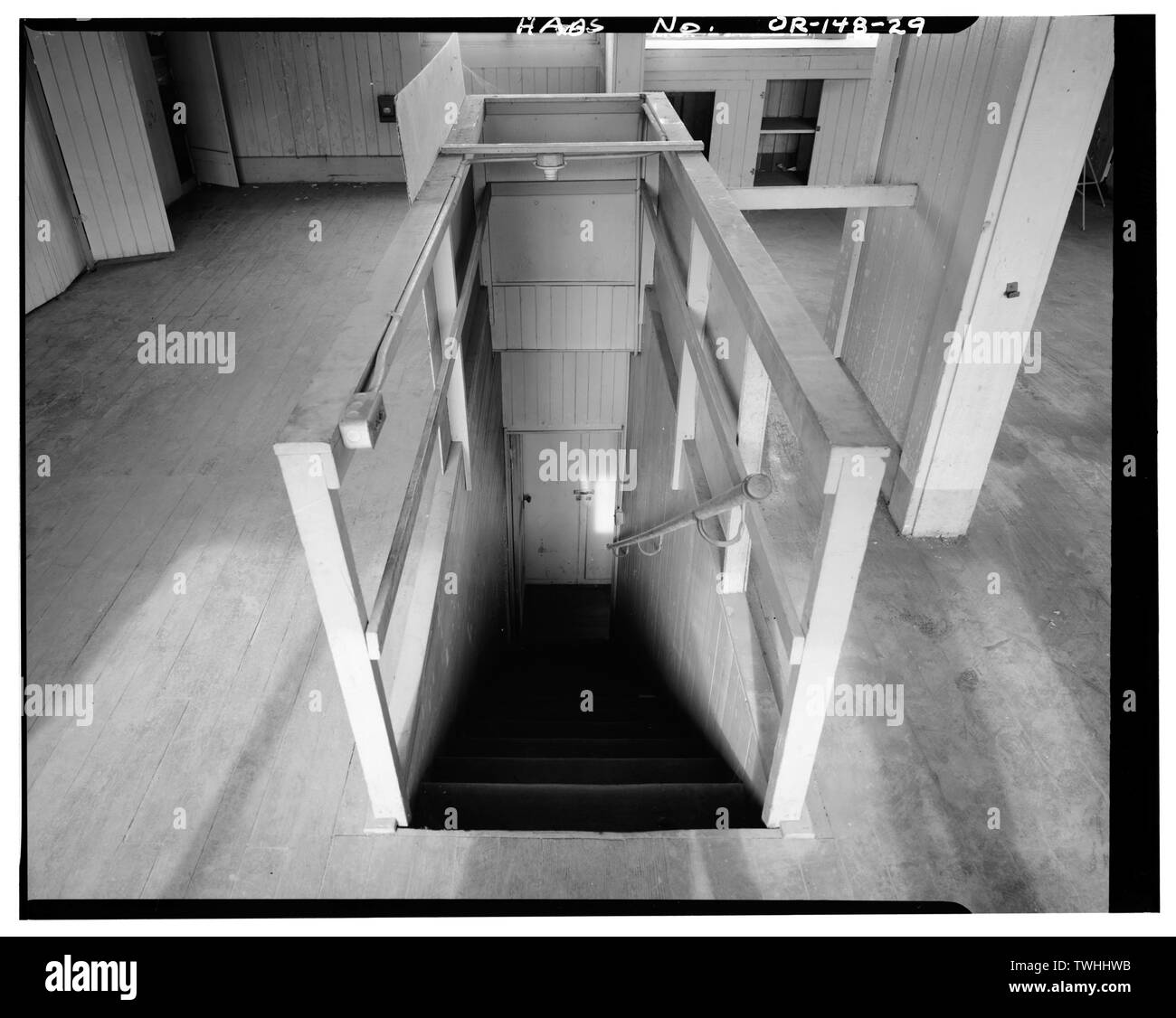 Zweite Etage, Blick nach unten Treppenhaus - Southern Pacific Railroad Station, 310 South 7th Street, Springfield, Lane County, ODER Stockfoto