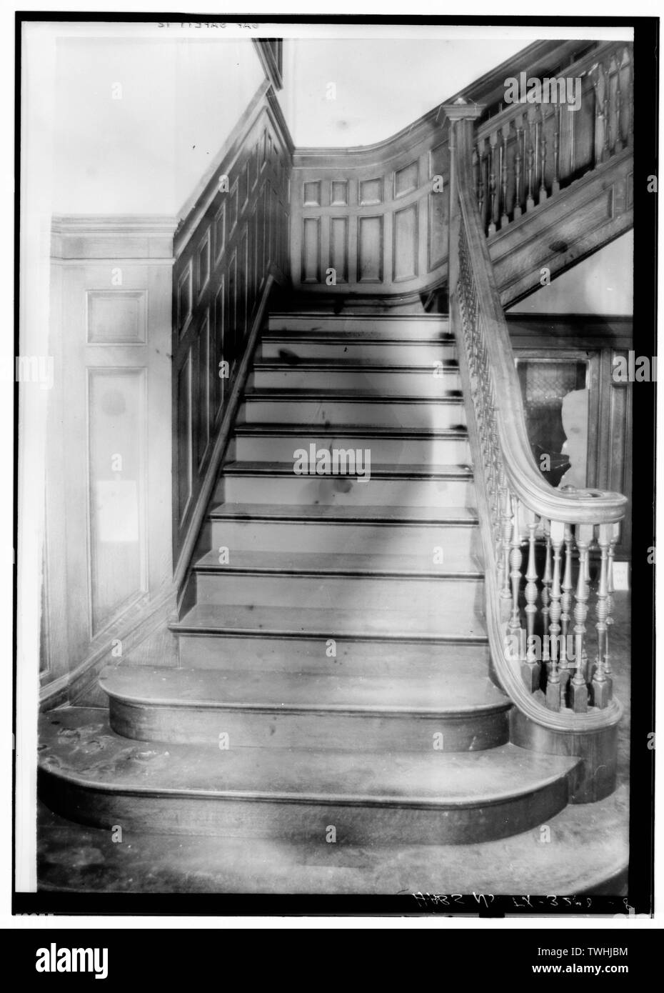 Zweite Etage, NORDWAND, GLASFENSTER - Pollock-Capps Residence, 1120 Penn Straße, Fort Worth, Tarrant County, TX Stockfoto