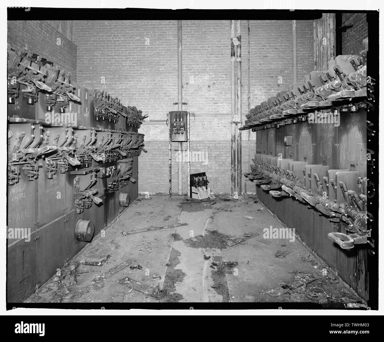 Zweiter Stock, Telefonzentrale INNENEINRICHTUNG, BAY 44-1 Norden, Nordosten - Ford Motor Company Edgewater Montagewerk, Assembly Building, 309 River Road, Edgewater, Bergen County, New Jersey Stockfoto