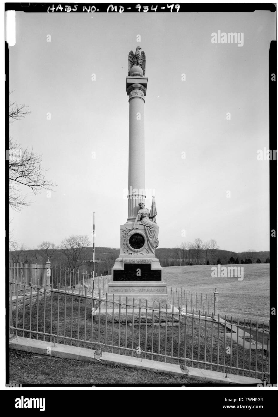 SERGENT WILLIAM MCKINLEY DENKMAL, SÜDLICH VON BURNSIDE BRIDGE BLICK AUF PARKPLATZ, WEST SIDE ANTIETAM CREEK AM ENDE DER BURNSIDE BRIDGE - Antietam National Battlefield, Sharpsburg, Washington County, MD; Mansfield, Josef K, F, Stetson, John L; Starke, William E; Anderson; Richardson, Israel; McKinley, William; O'Branch, L; Rodman, Isaak; Barton, Clara; Reilly, O T; Boucher, Jack E, Fotograf; Boucher, Jack E, Fotograf; Preis, Virginia B, Sender Stockfoto