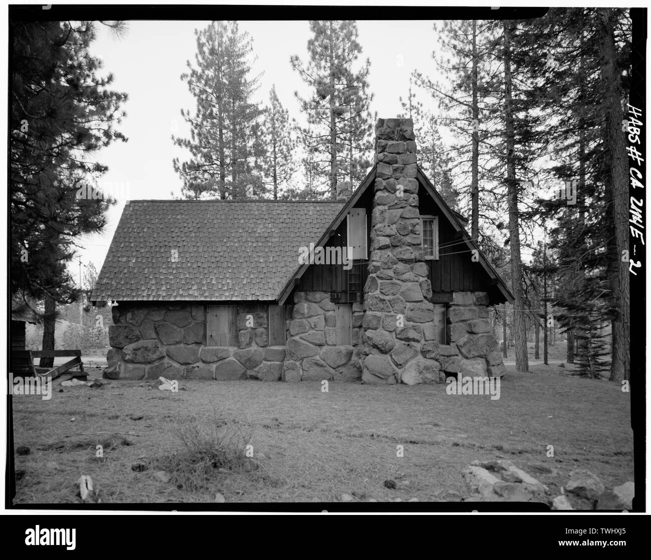 Seitenansicht - Lassen Volcanic National Park, Naturalist's Residence, Mineral, Tehama County, CA Stockfoto