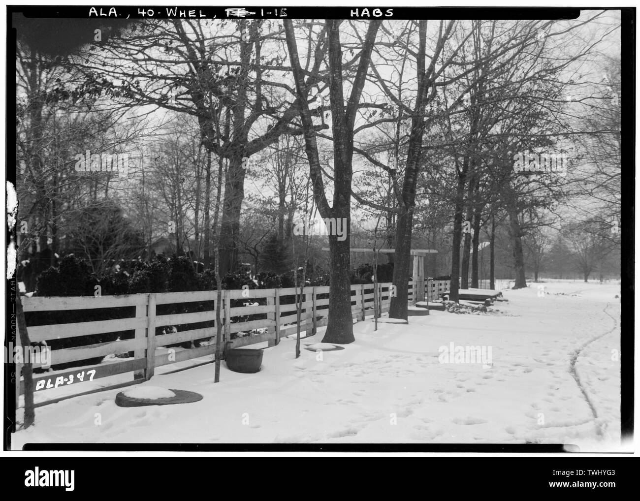 Historischer amerikanischer Gebäude Umfrage Alex Bush, Fotograf, 6. Februar 1935. Seite Hof, Zaun. - Allgemeine Joseph Wheeler Haus, State Highway 20, Wheeler, Lawrence County, AL Stockfoto