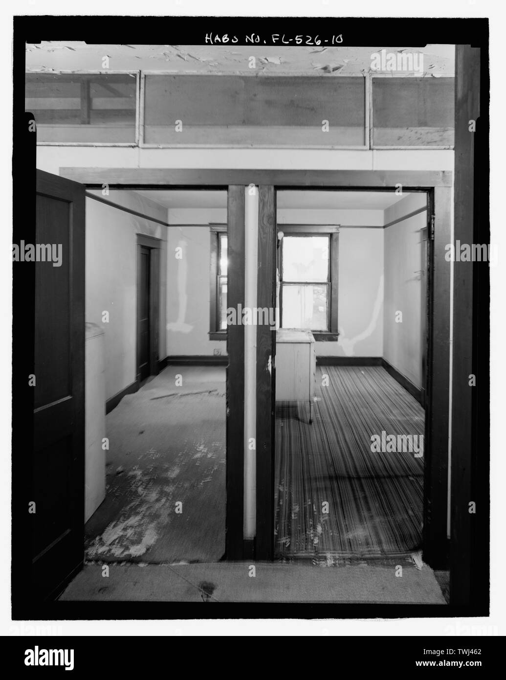 Zweite Etage, Zimmer 20-20 A, Blick nach Süden - Dade Apartments, 403-405 North Miami Avenue, Miami Dade County, FL Stockfoto