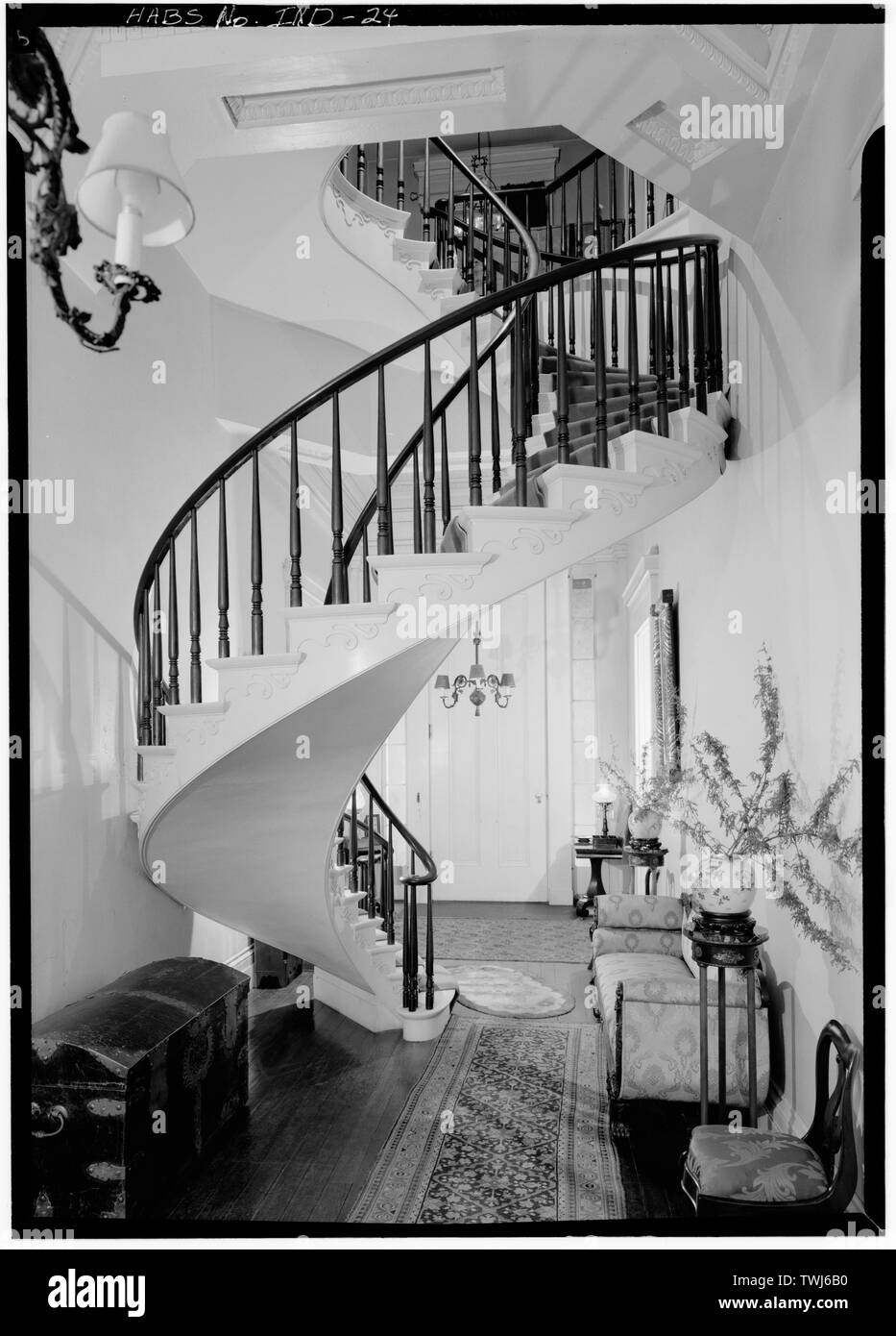 September 1971 DETAIL RUNDEN TREPPE, ERSTE ETAGE VON SÜDEN - Captain Charles L. Shrewsbury House, 301 West erste Straße (Hohe und Pappel Straßen), Madison, Jefferson County, IN; Shrewsbury, Charles Lewis; Costigan, Francis J; Jandoli, Liz, Sender; Verhältnis Architects, Inc., Berater; historische Madison Inc., Sponsor; Ross, Benjamin L, Architekt; Boyce, Kenneth M, Landschaftsarchitekt; Kroll, David, Projekt Manager Stockfoto