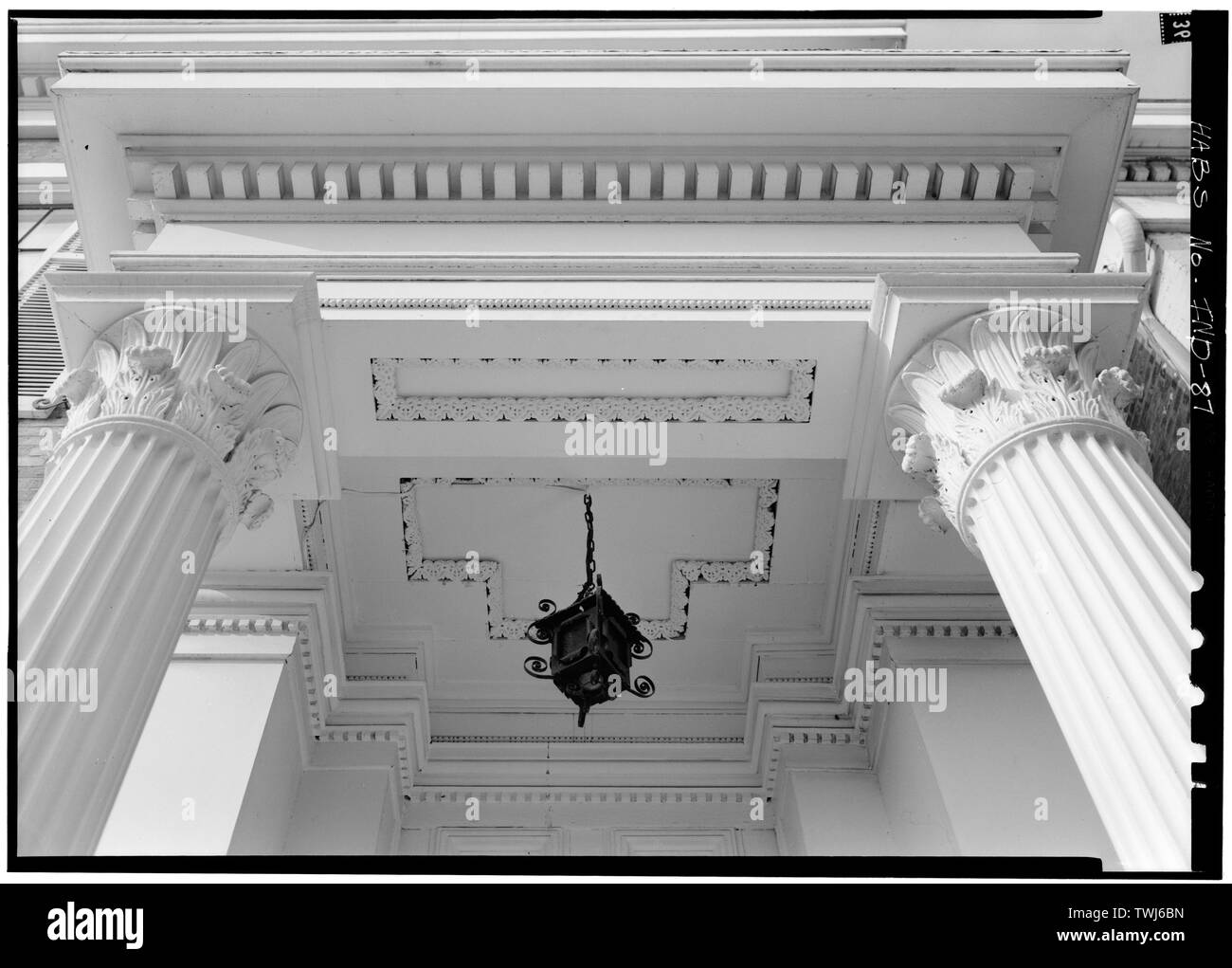 September 1971 DETAIL UNTERSEITE DES PORTIKUS - Francis Costigan House, 408 West Third Street, Madison, Jefferson County, IN; Jandoli, Liz, Sender Stockfoto