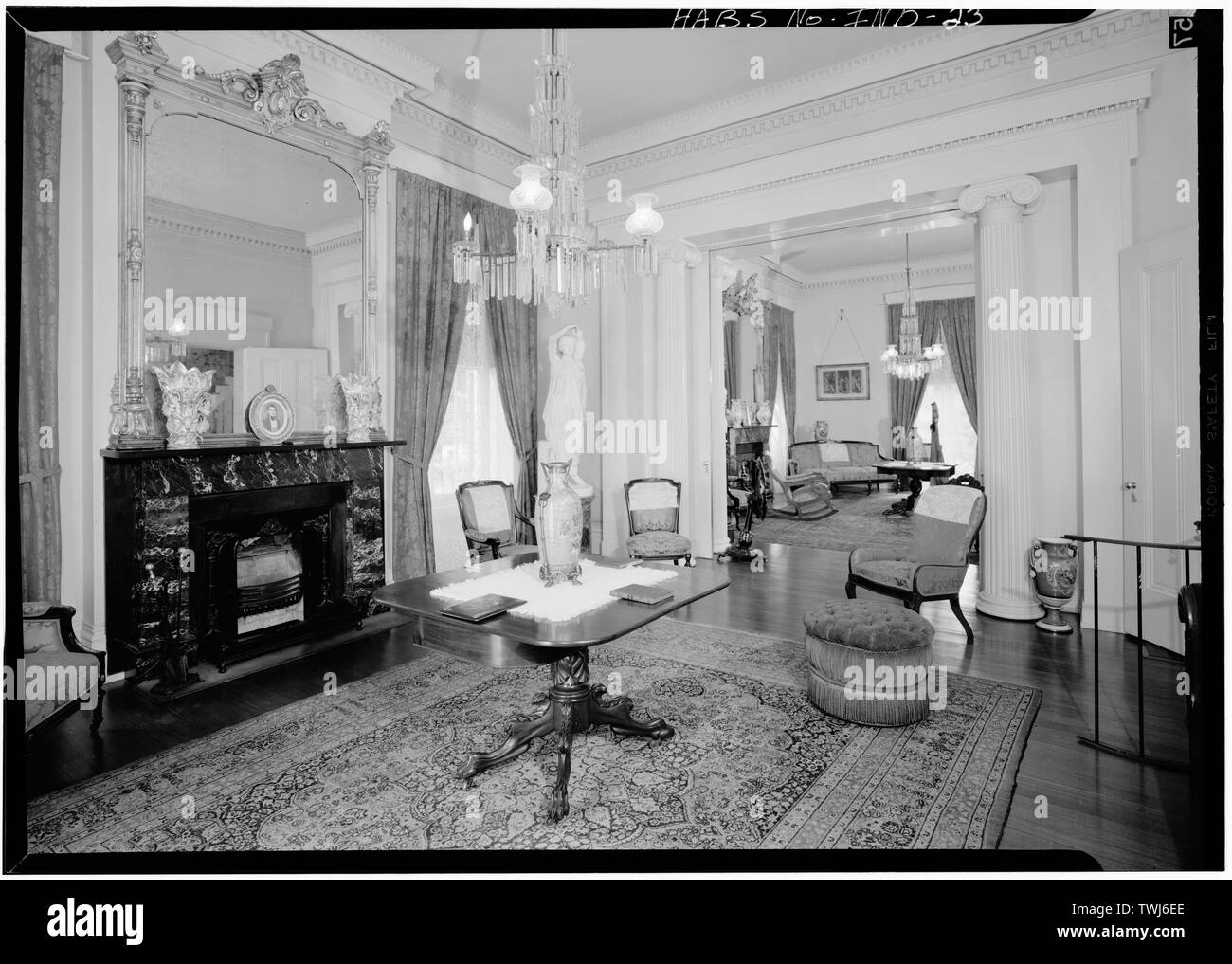September 1971 ALLGEMEINE ANSICHT VON SÜDEN NACH NORDEN salon SALON - James E.D. Lanier House, 511 West First Street, Madison, Jefferson County, IN; Costigan, Francis J; Jandoli, Liz, Sender; Preis, Virginia B, Sender Stockfoto
