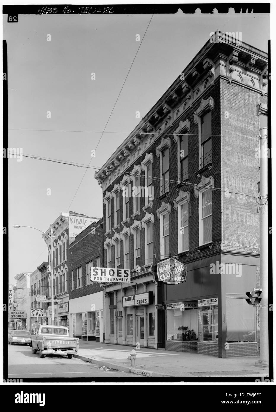 September 1971 NORD (VORNE) ELEVATION DETAIL AUS NORDWEST - kommerzielle Gebäude, 102-104 1-2 East Main Street, Madison, Jefferson County, IN; Foster, Harvey B Stockfoto