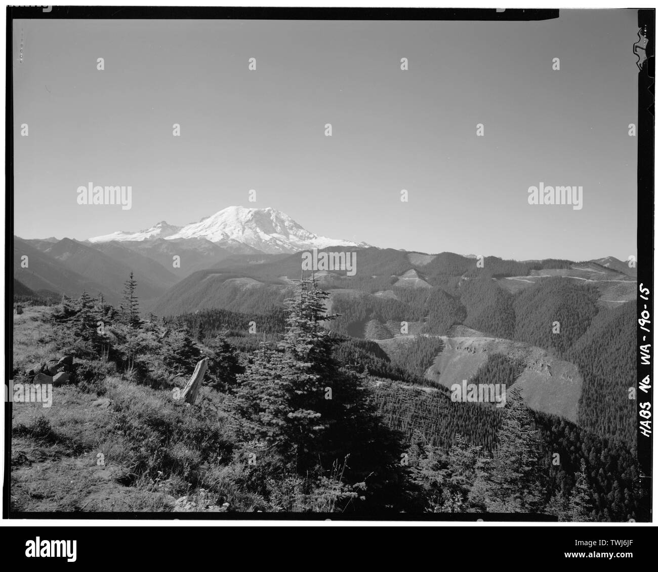 September 1989 BLICK AUF DIE südwestlich von LOOKOUT, MT. RAINIER NACH LINKS - Suntop Lookout, Forststraße 510, Mt. Baker-Snoqualmie National Forest, Greenwater, Pierce County, WA; Banken, K E Stockfoto