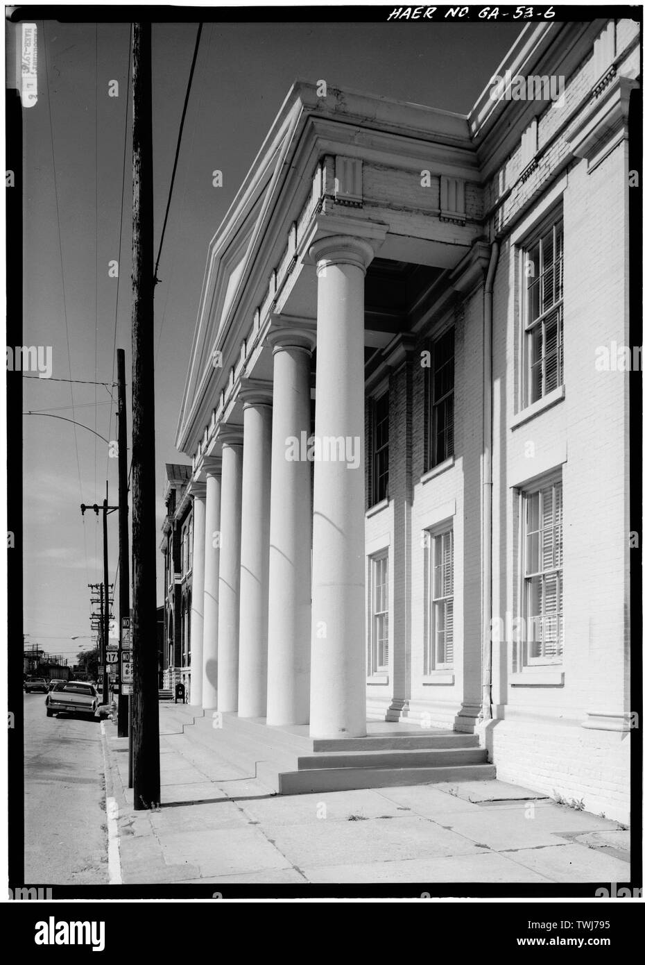 Scharfe Blick auf Eingang Vorhalle aus der N-central von Georgia Railway, graues Gebäude, 227 West Broad Street, Savannah, Chatham County, GA Stockfoto