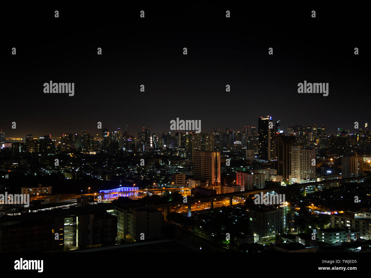 Nigth licht Landschaft der Stadt Bangkok. Hauptstadt Thailands. Uraban lifestyle spen Energie mit Nachtleben als schlaflose Stadt Stockfoto