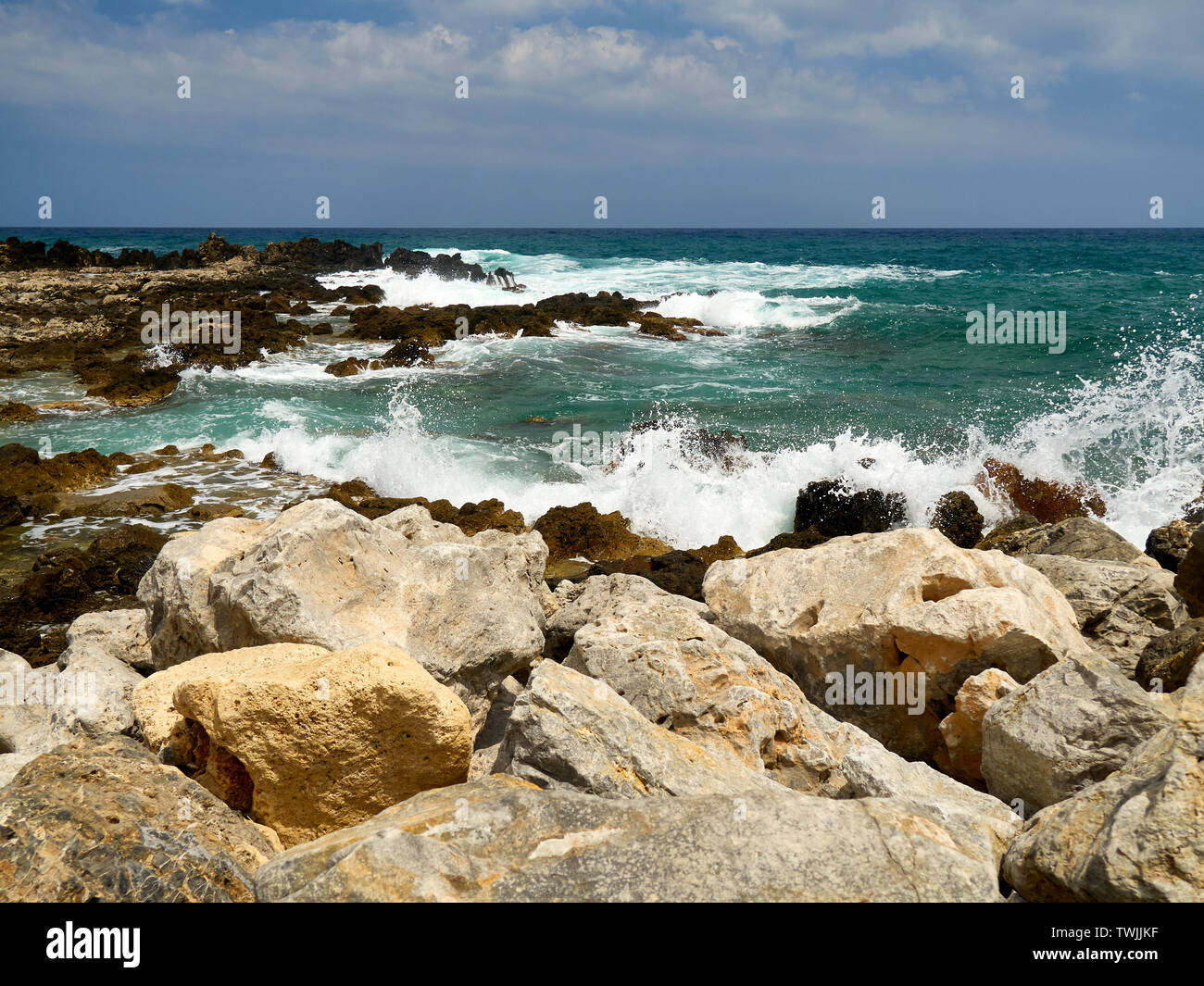 Bucht mit Felsen, Rethymnon (Rethymnon), Kreta, griechische Inseln, Griechenland, Europa Stockfoto