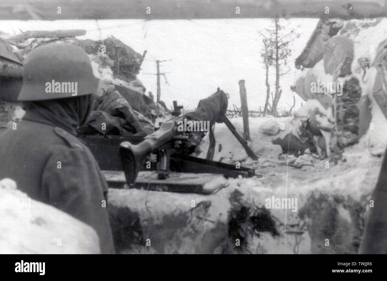 Deutscher Soldat hinter einem MG auf Watch an der russischen Front 1942 Stockfoto