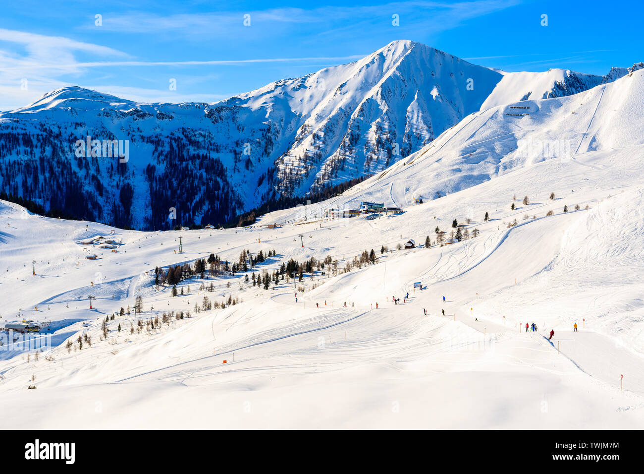 Blick auf die Skipiste und erstaunliche Österreichische Alpen im schönen Winter Schnee, Serfaus-Fiss-Ladis, Tirol, Österreich Stockfoto