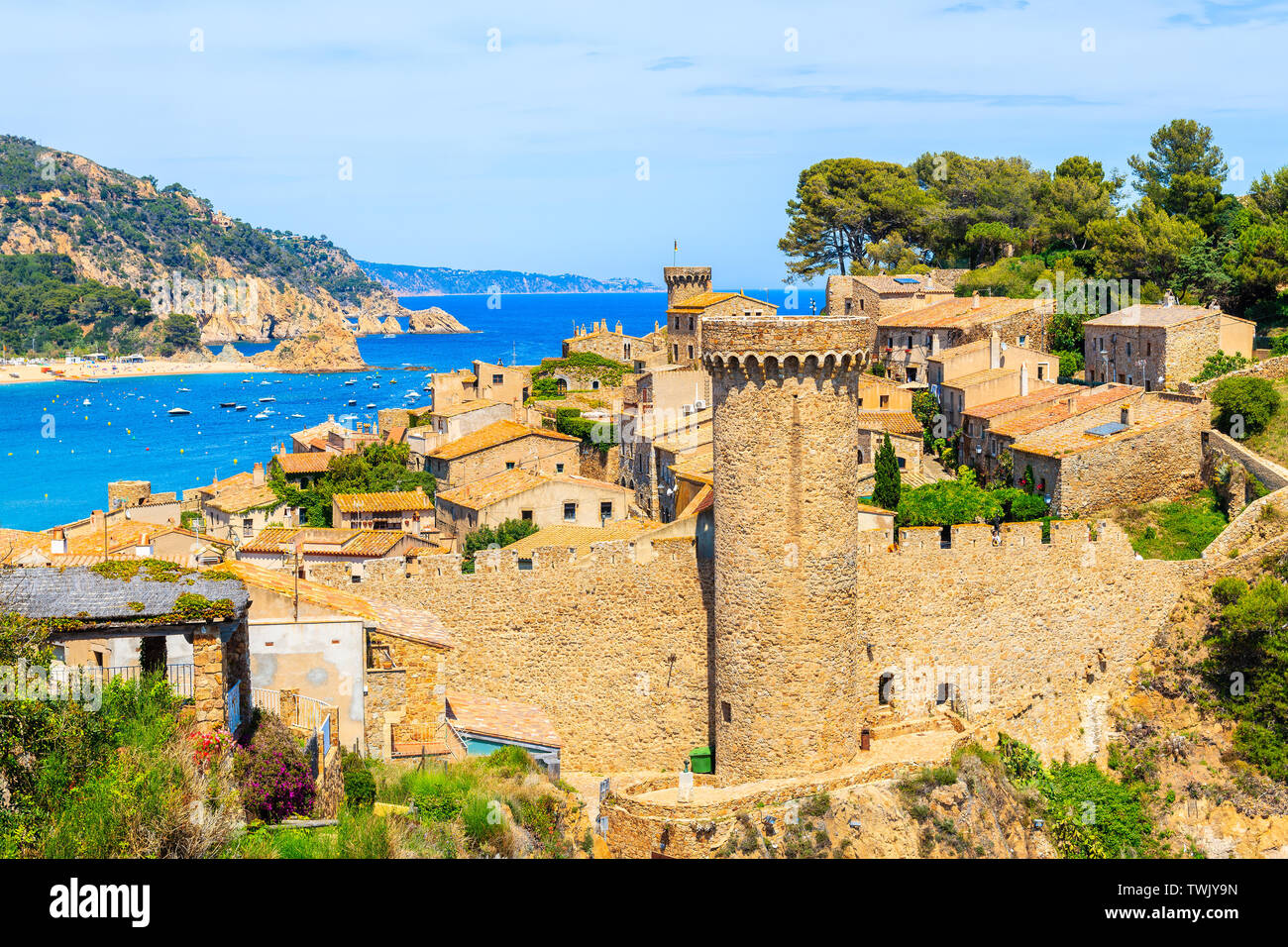 Tossa de Mar und Blick auf Schloss und Altstadt, Costa Brava, Spanien Stockfoto