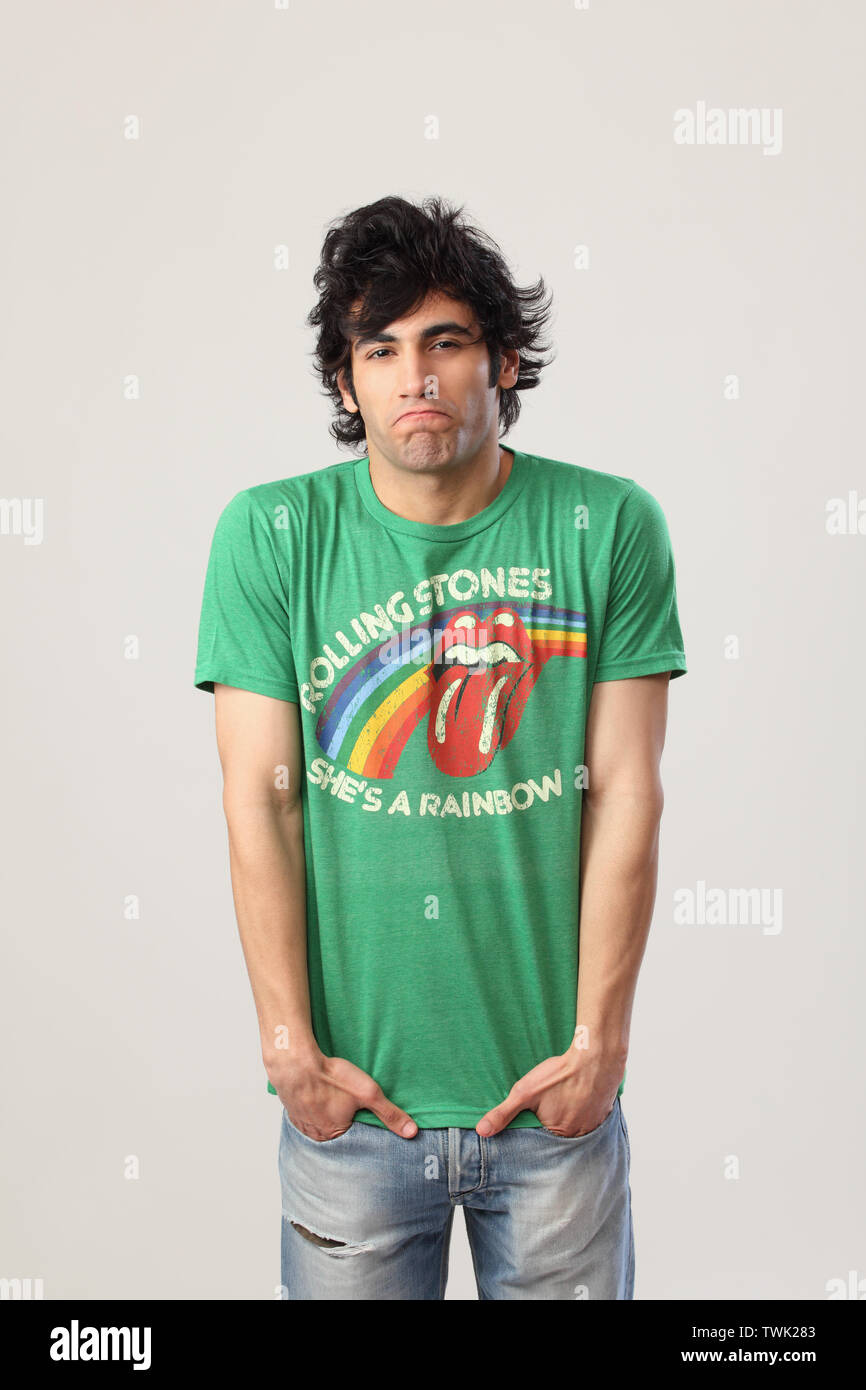 Porträt eines Mannes mit Händen in den Taschen Stockfoto