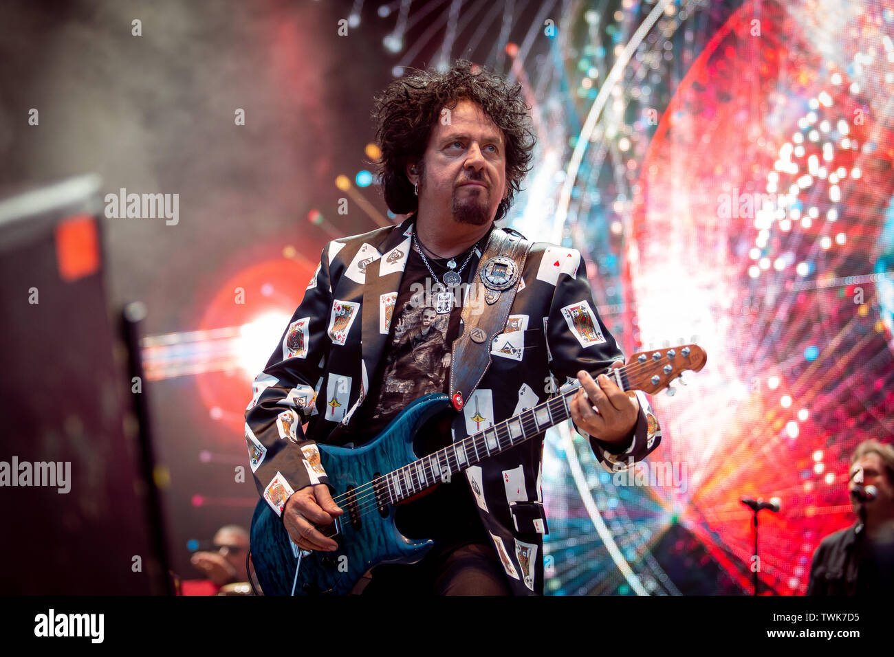 Oslo, Norwegen. Juni, 2019 20. Oslo, Norwegen - 20. Juni 2019. Die US-amerikanische Rockband Toto führt ein Live Konzert während der norwegischen Musik Festival OverOslo 2019 in Oslo. Hier Sänger und Songwriter Joseph Williams ist live auf der Bühne gesehen. Hier Gitarrist Steve Lukather gesehen wird live auf der Bühne. (Foto: Gonzales Foto/Alamy leben Nachrichten Stockfoto