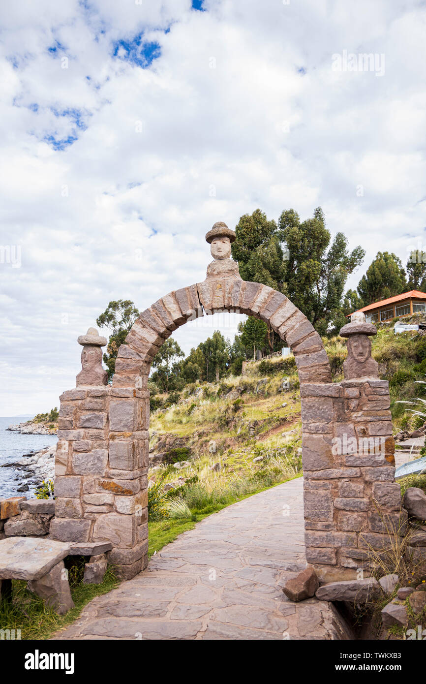 Welcom arch auf der Insel Taquile am Titicacasee, Peru, Südamerika Stockfoto