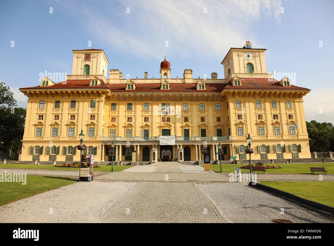 Vorderansicht des Schloss Esterhazy in Eisenstadt (Burgenland, Österreich) Stockfoto