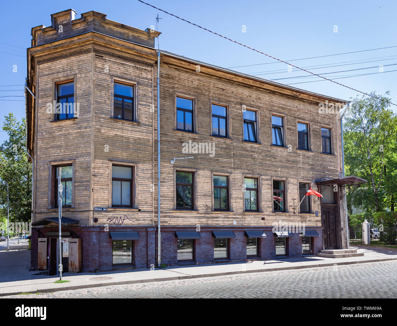 Riga, die Hauptstadt Lettlands, eines der Baltischen Staaten. Straße und Bauwerken im Sommer 2017 übernommen. Stockfoto