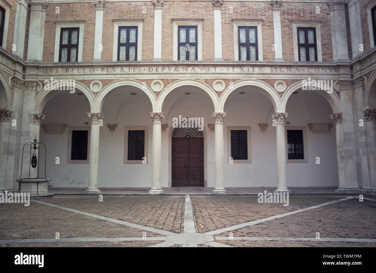 Urbino, Marken, Italien, dem Hof in der Palazzo Ducale, Cortile 1472 Stockfoto