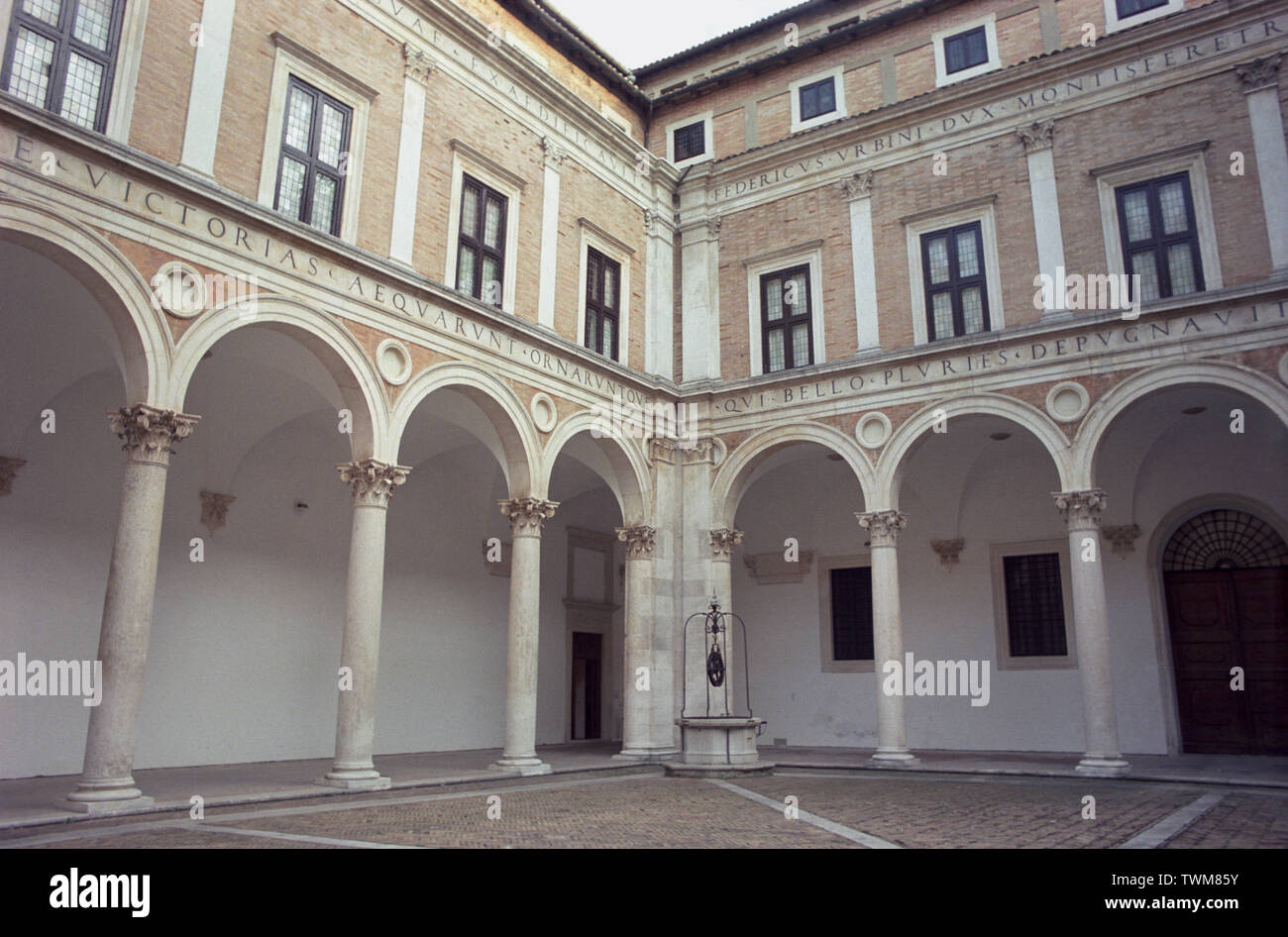 Urbino, Marken, Italien, dem Hof in der Palazzo Ducale, Cortile 1472 Stockfoto