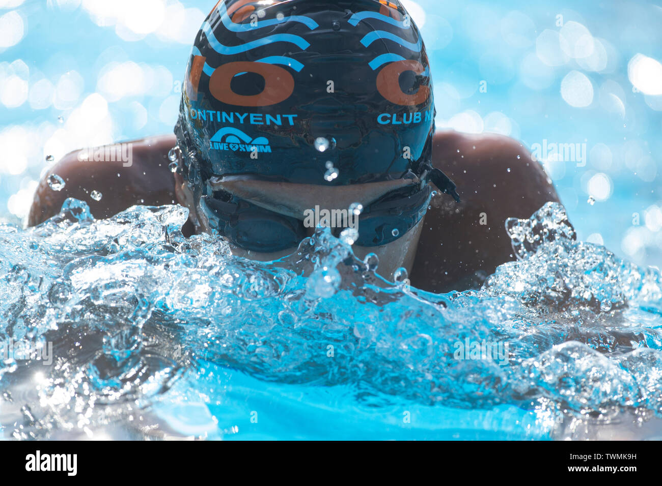 Mann, Schwimmen im Schwimmbad Stockfoto