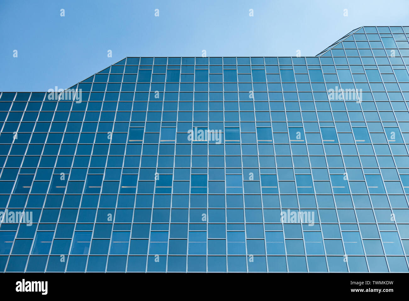 Glasfassade modernes Bürogebäude in der niederländischen Stadt Utrecht Stockfoto