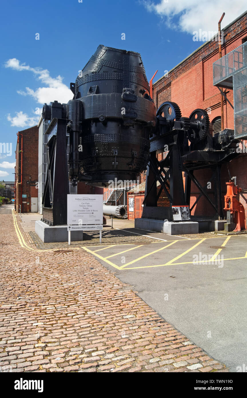 UK, South Yorkshire, Sheffield Kelham Island Industrial Museum, Bessemer Umrichter Stockfoto