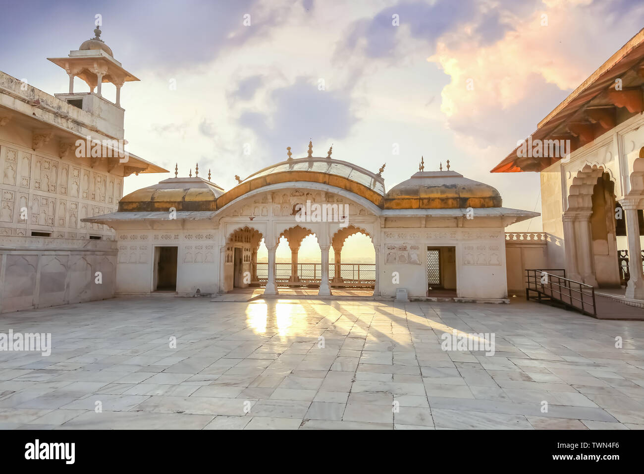 Agra Fort weißer Marmor Königspalast als Musamman Burj bekannt. Agra Fort ist ein UNESCO Weltkulturerbe in Agra Indien Stockfoto