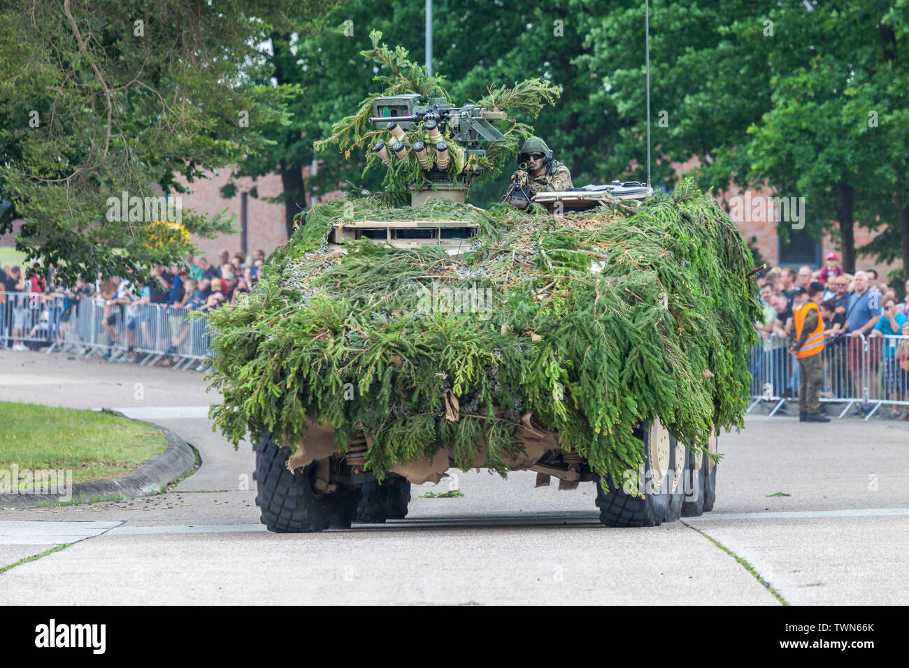 AUGUSTDORF/Deutschland - Juni 15, 2019: Deutsche gepanzerte Fahrzeug GTK Boxer Laufwerke auf eine Taktik, die Demonstration an öffentliche Veranstaltung Tag der Bundesweh Stockfoto