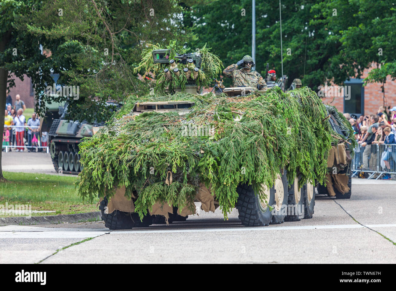 AUGUSTDORF/Deutschland - Juni 15, 2019: Deutsche gepanzerte Fahrzeug GTK Boxer Laufwerke auf eine Taktik, die Demonstration an öffentliche Veranstaltung Tag der Bundesweh Stockfoto