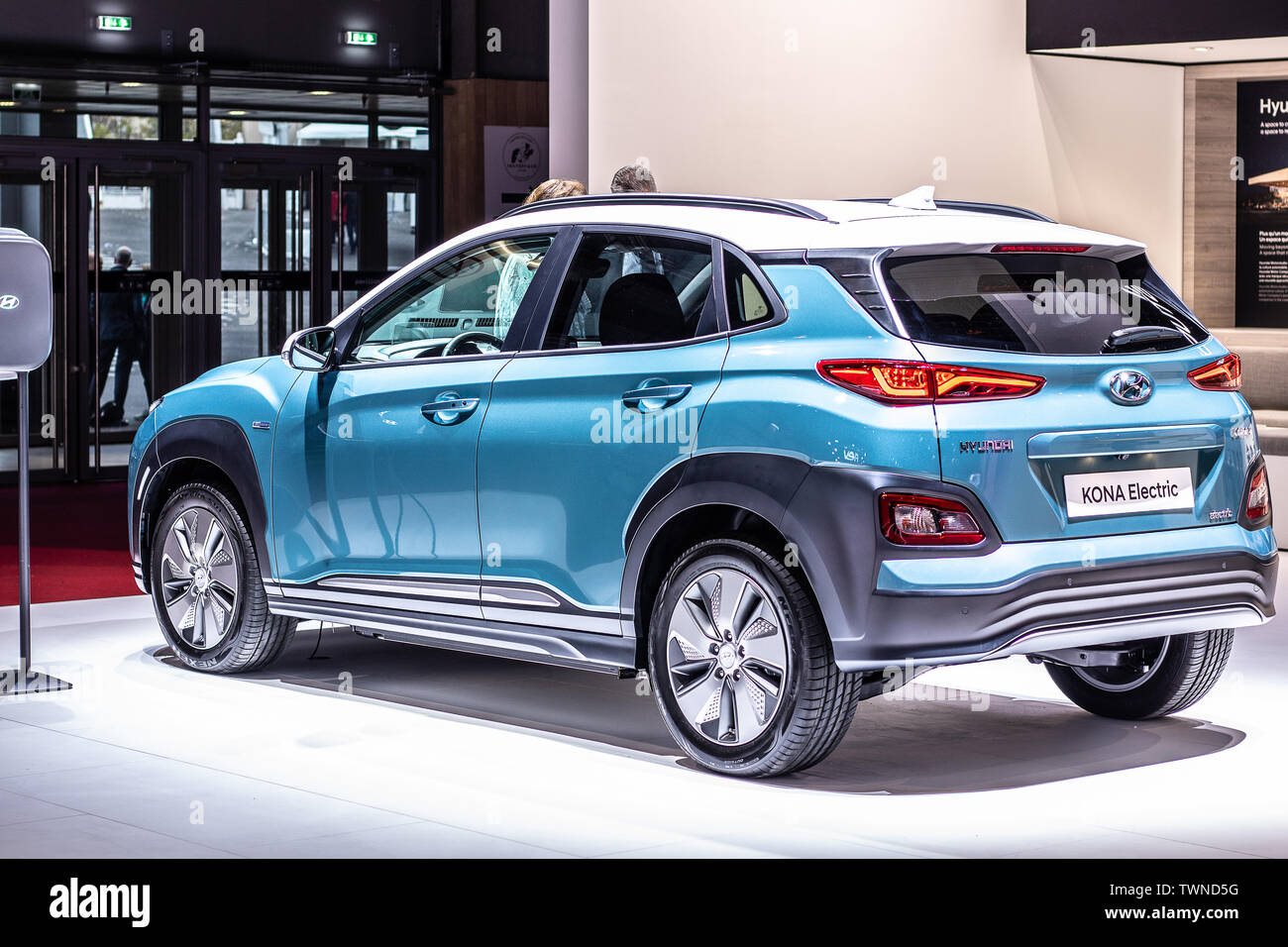 Paris, Frankreich, Oktober 02, 2018: Blau metallic Hyundai Kona Elektrische bei Mondial Paris Motor Show, Elektrische-SUV von Hyundai produziert Stockfoto