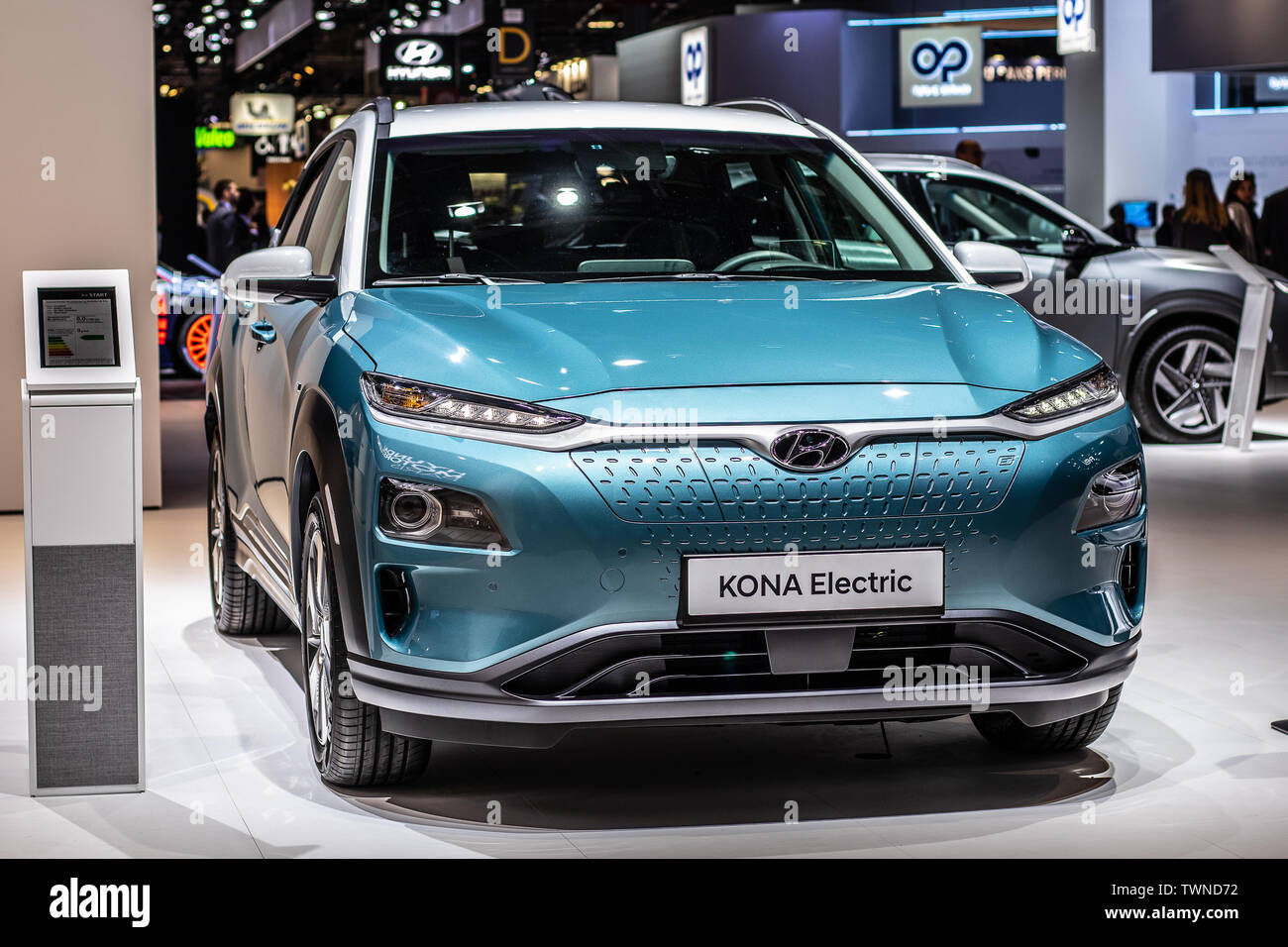 Paris, Frankreich, Oktober 02, 2018: Blau metallic Hyundai Kona Elektrische bei Mondial Paris Motor Show, Elektrische-SUV von Hyundai produziert Stockfoto