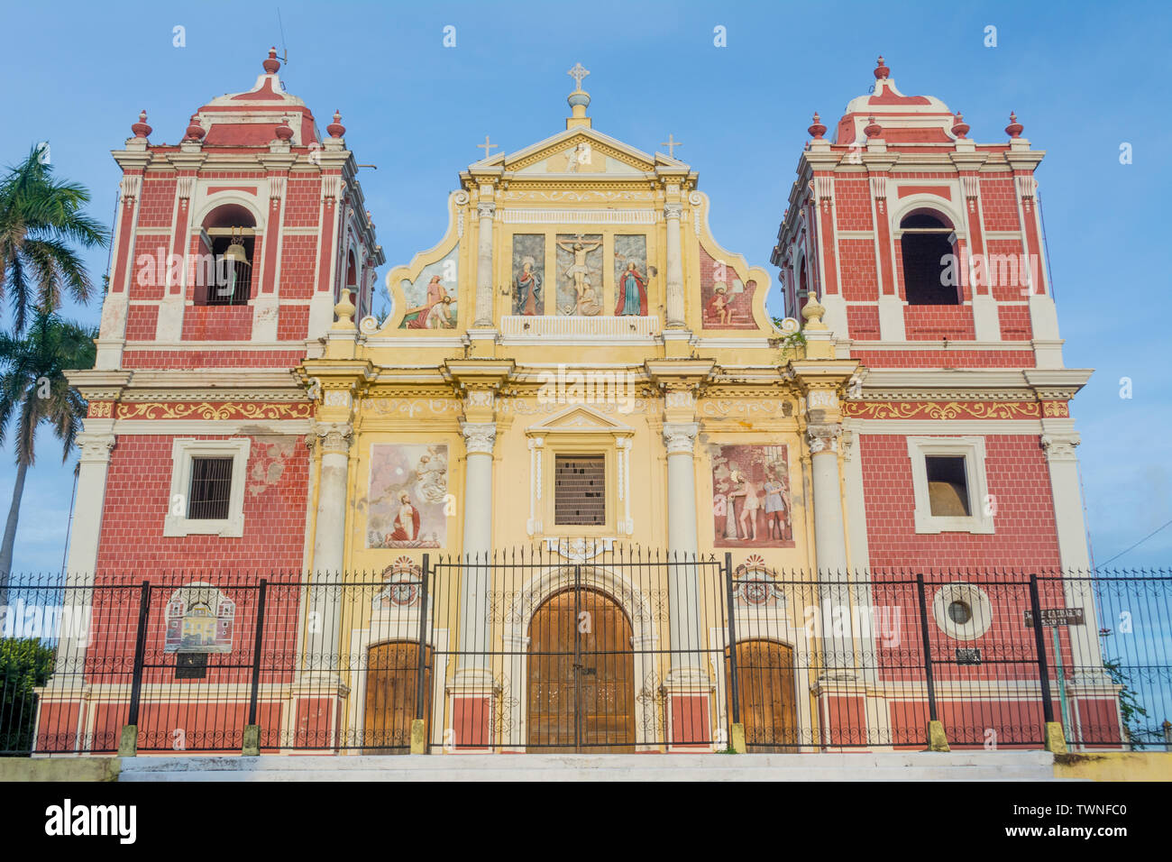 30. September 2014, Leon, Nicaragua: die barocke Fassade der Kirche El Calvario, in Leon, Nicaragua Stockfoto