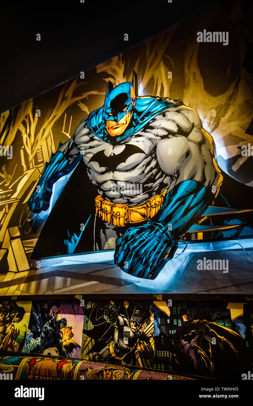 Malaysia, Johor Bahru - Apr 7, 2019: DC Comics Superhelden Cafe, schön mit Superhelden alle Runden in Johor Bahru City Square, Malaysia eingerichtet Stockfoto