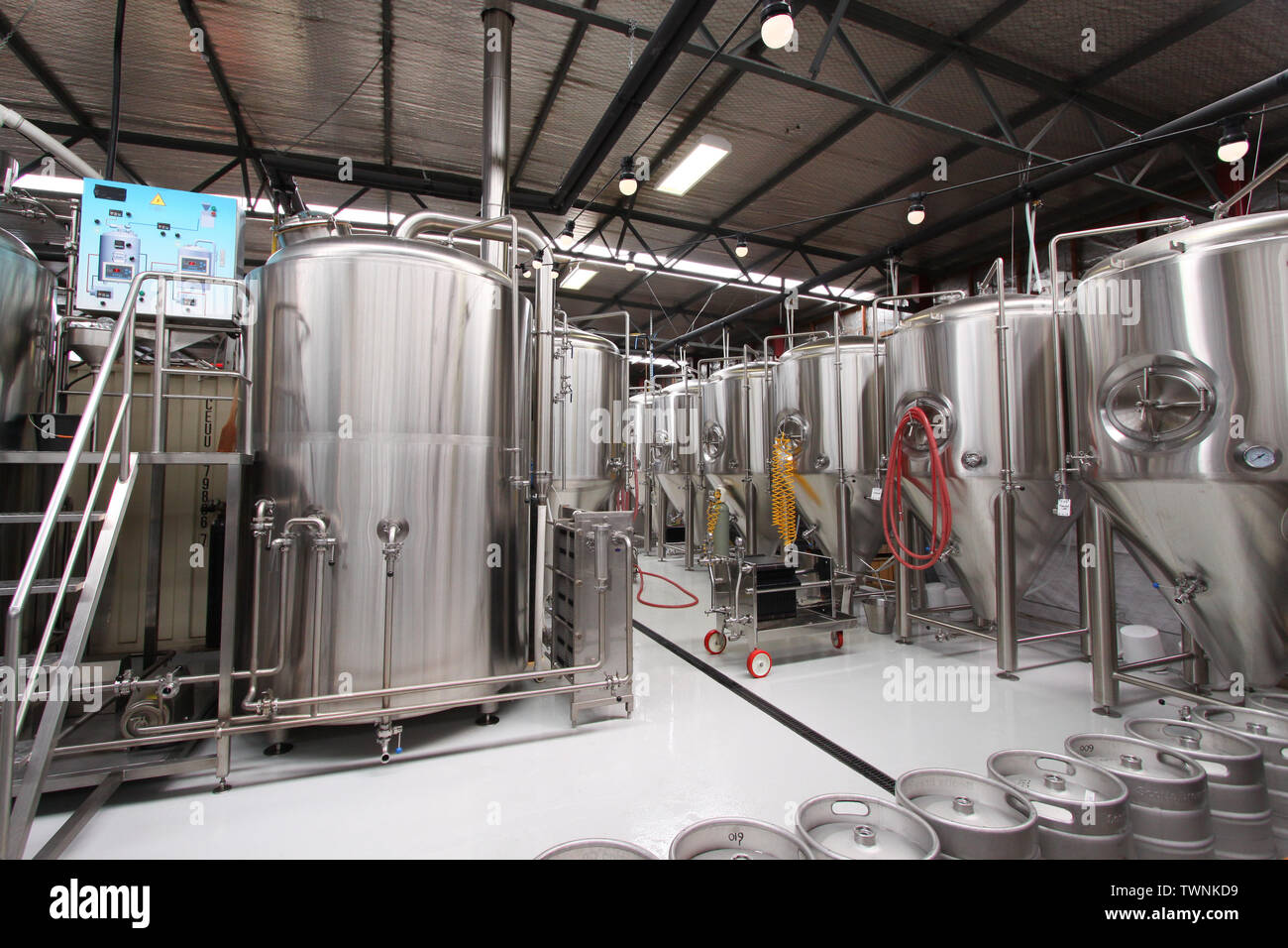 Stahltanks in der Handwerk Bier Brauerei cotts" in Oamaru, Neuseeland Stockfoto