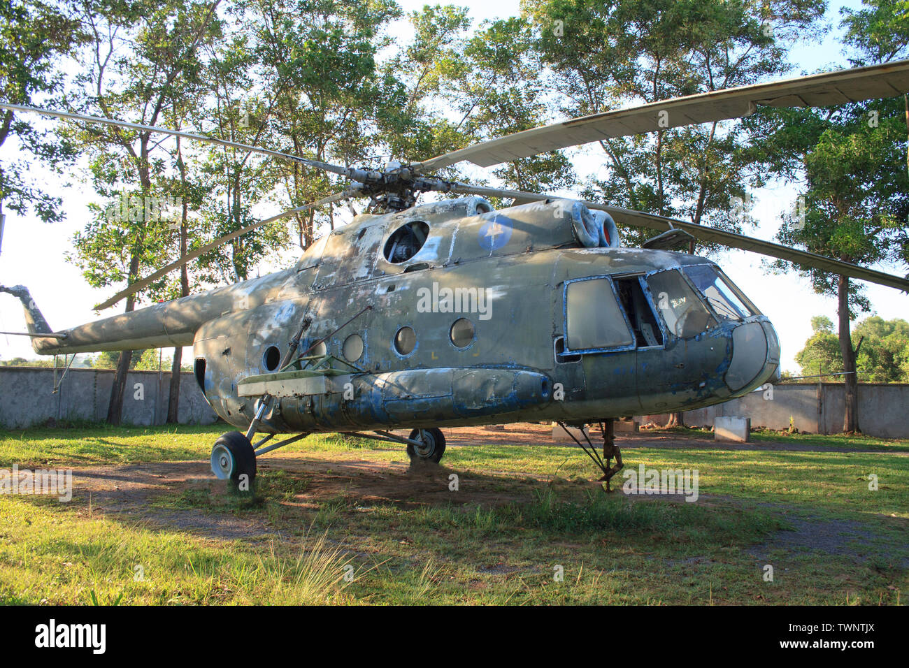 Siem Reap, Kambodscha - Mai 1, 2013: Hubschrauber aus Kambodscha Krieg in Siem Reap war Museum Stockfoto