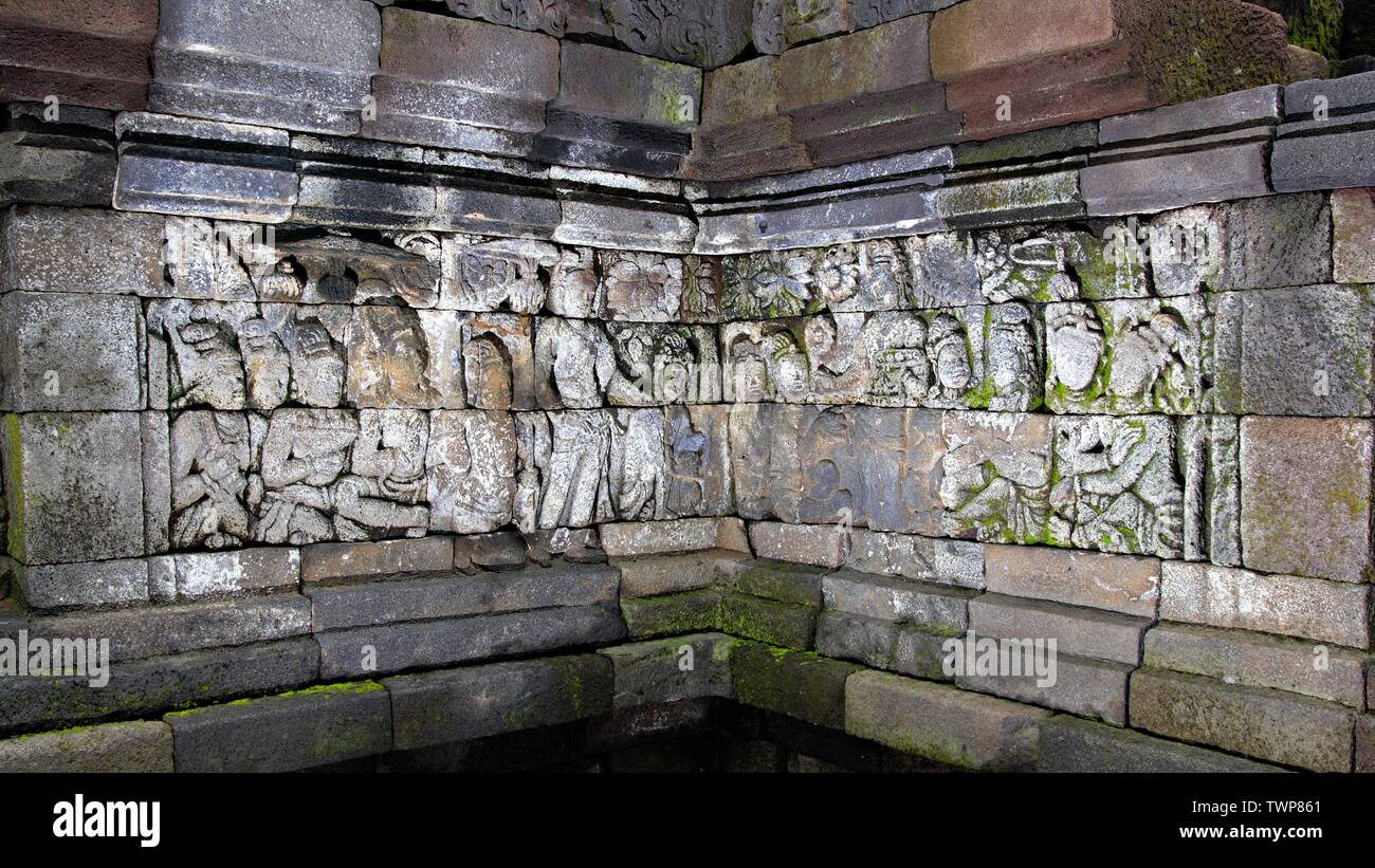 Die Details der geschnitzten Wand in Borobudur. Borobudur ist eine 9. Jahrhundert Mahayana-buddhistischen Tempel. Es ist der weltweit größte buddhistische Tempel. Stockfoto