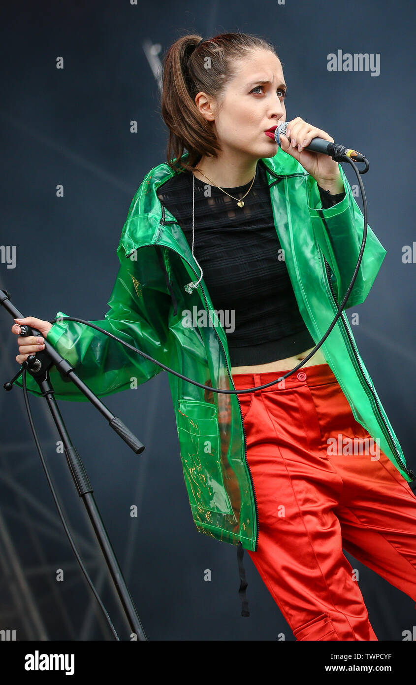 18+ Alice Merton Alter Images