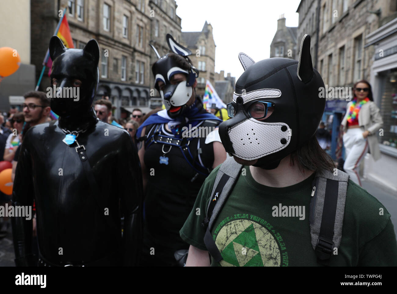 Stolz Demonstranten auf einer Kundgebung vor dem schottischen Parlament in Edinburgh. Stockfoto