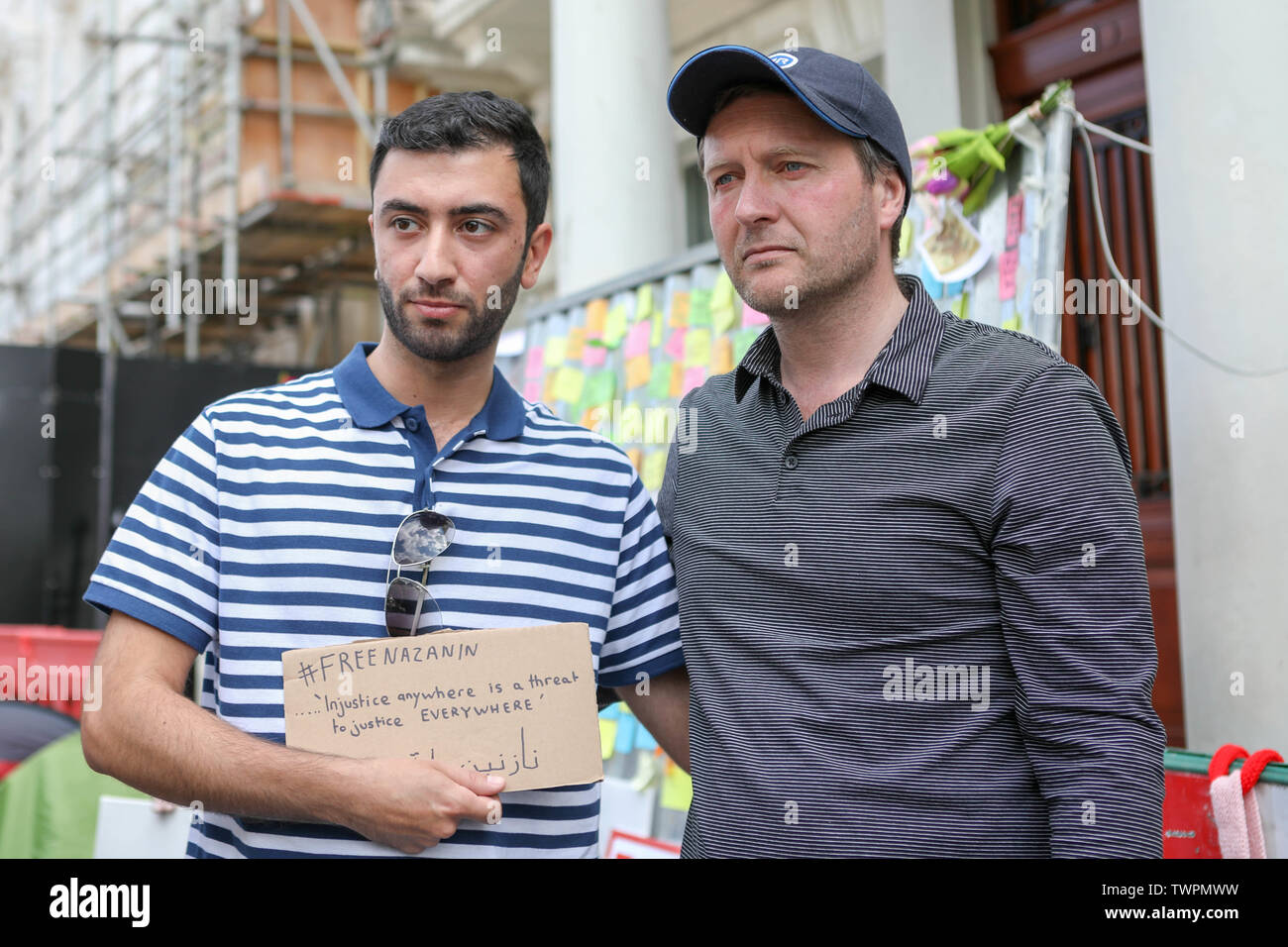 Iranische Botschaft, London, UK. 22. Juni, 2019. Richard Ratcliffe weiter seinen Hungerstreik außerhalb der Botschaft des Iran in Knightsbridge. Richard ist der Ehemann von Nazanin Zaghari-Ratcliffe, im Iran inhaftiert. Penelope Barritt/Alamy leben Nachrichten Stockfoto