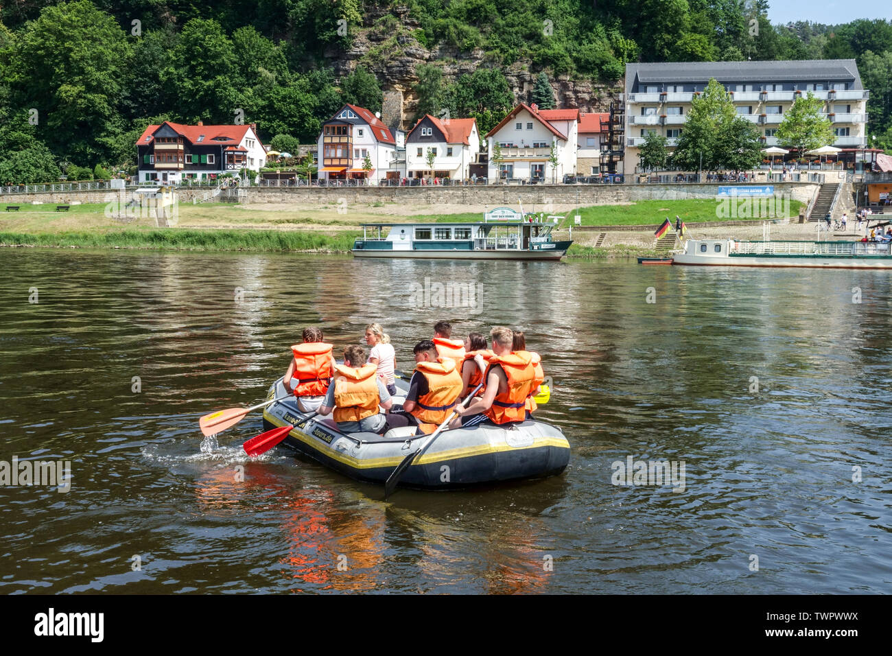 Rafting im Elbtal, Kurort Rathen, Sächsische Schweiz Sommer Sachsen, Deutschland Stockfoto