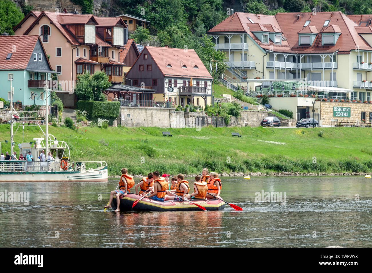 Urlaub am Fluss, Kurort Rathen, Sächsische Schweiz, Sachsen, Deutschland Urlaub Stockfoto