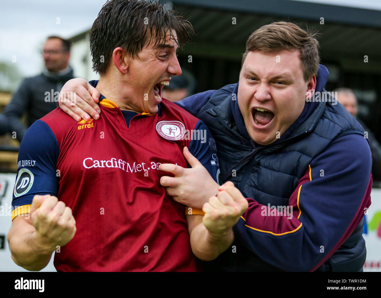 BALA, VEREINIGTES KÖNIGREICH. 19. Mai 2019. Dan Spencer von Cardiff Met FC feiert, nachdem sie Bala Stadt FC auf Sanktionen in der Europa League Play-off-beat. Stockfoto