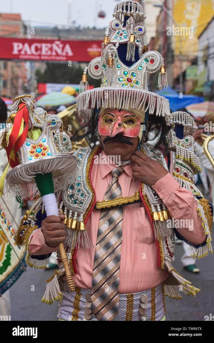 Maskierte Mann im Gran Poder Festival, La Paz, Bolivien Stockfoto